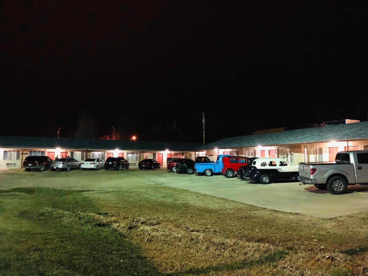 Ozark Inn & Suites Exterior foto