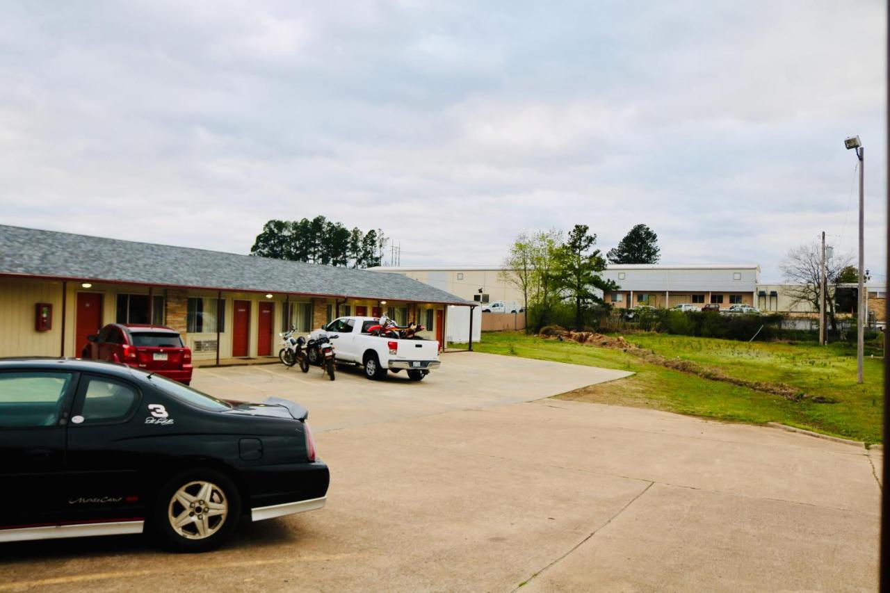 Ozark Inn & Suites Exterior foto